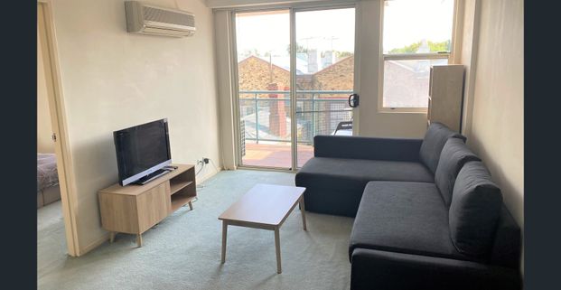 QUALITY FURNISHED APARTMENT IN THE BOTANIC APARTMENTS! - Photo 1