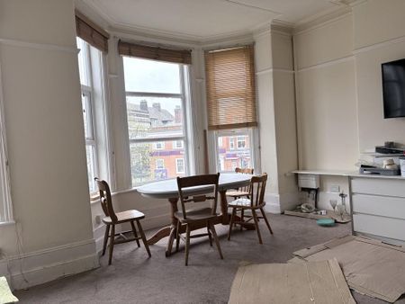 4 bedroom apartment to rent - Photo 2