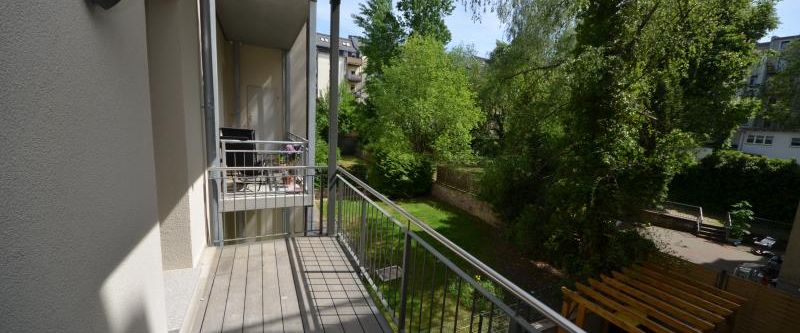Denkmalgeschütztes Objekt mit Fußbodenheizung, Balkon und Parkett ! - Photo 1