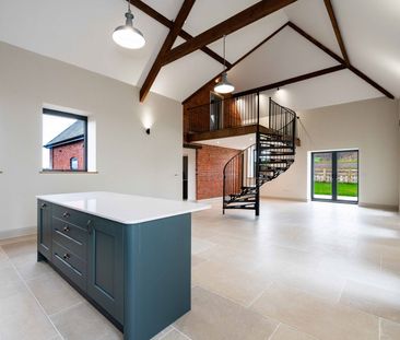 Cross Keys, Hereford - Photo 3