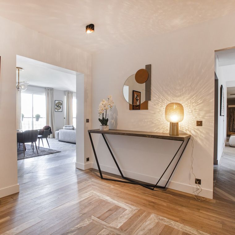 Appartement à louer avenue Montaigne, Paris 8ème - Photo 1