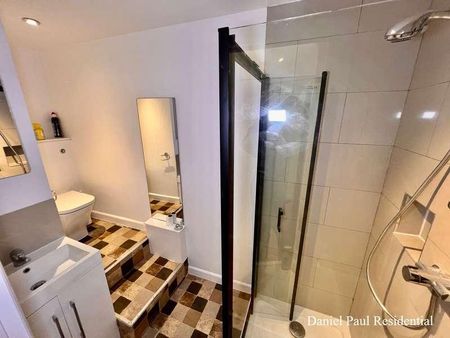 Warple Way, W3 - Photo 2