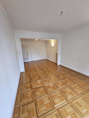 Two-and-a-half-room apartment on the first floor - Photo 1