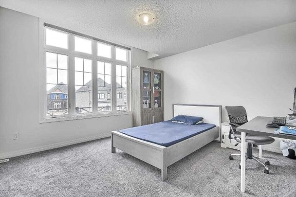 For Lease - 3362 Post Road, Oakville, Ontario - Photo 1