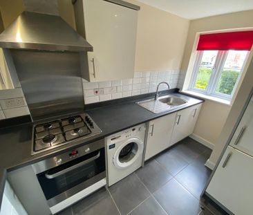 2 bedroom semi-detached house to rent - Photo 3