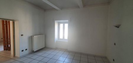 Location Appartement 4 pièces 60m² CHOMERAC 07210 - Photo 2