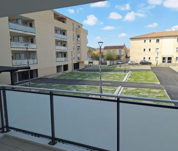 T2 AVEC TERRASSE + PARKING - Photo 2