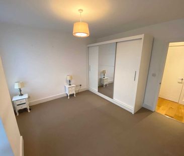 Price £1,395 pcm - Available 10/02/2026 - Part Furnished - Photo 5