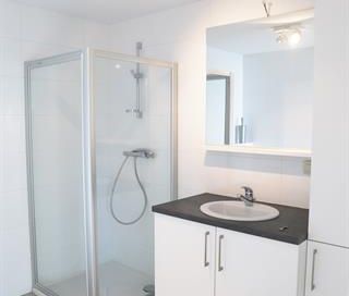 Mooie halfopen woning met tuintje - Photo 3