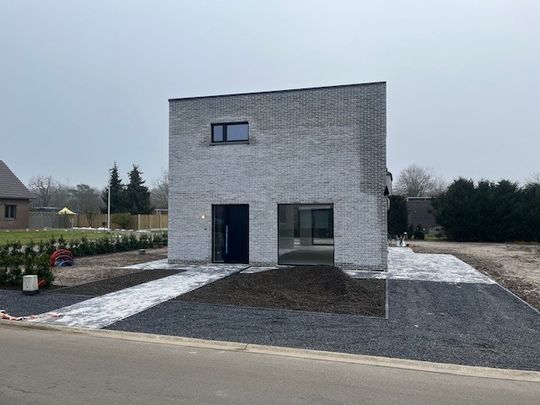 Prachtige energiezuinige nieuwbouwwoning met 3 slk op +/- 4a35ca grond in Genk - Photo 1