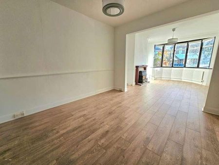 Norfolk Road, Upminster, RM14 - Photo 3