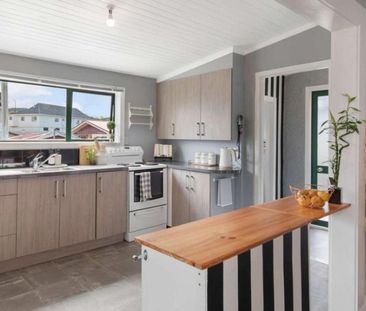 Cutie on Puriri - Photo 5