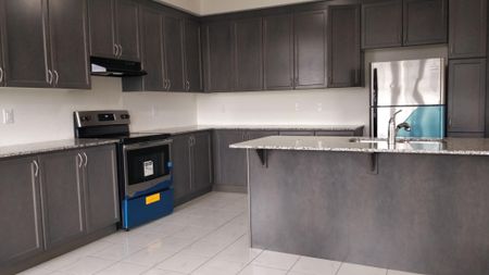 For Lease - 15 Affusion Road, Brampton, Ontario - Photo 4