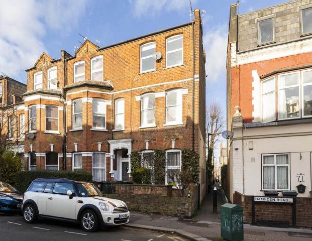 1 bedroom property on the top floor of a period conversion close to a tube - Photo 1