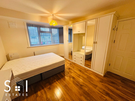 1 bedroom in a house share to rent - Photo 5