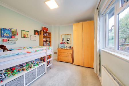 4 bedroom terraced house to rent - Photo 5