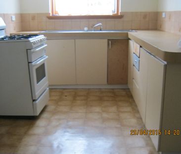 95 Eileen St, Gosnells, WA 6110 - Photo 2