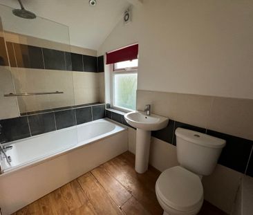 Moor Road, Chorley - Photo 3