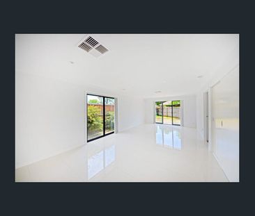 Fantastic light filled and spacious two bedroom home! - Photo 3