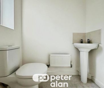 3 bedroom semi-detached house to rent - Photo 6