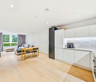 1 bedroom in a flat share to rent - Photo 4