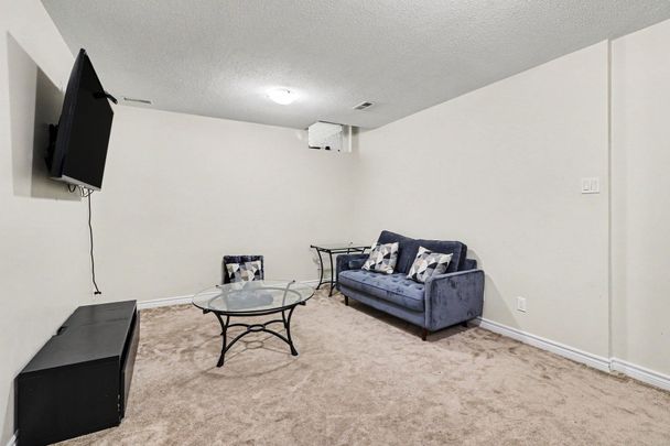 For Lease - 46 San Remo Private Unit# B, Alta Vista and Area, Ontario - Photo 1