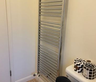 2 Bed Terraced House, Oakwood Avenue, CR4 - Photo 3