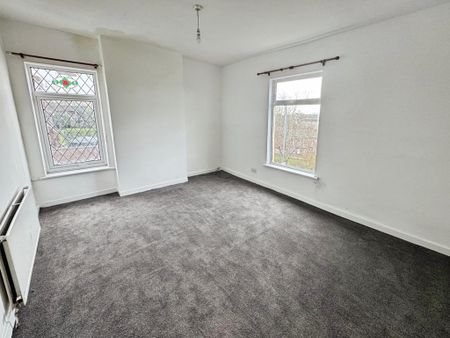 3 bedroom end of terrace house to rent - Photo 3
