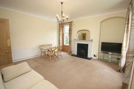 3 bedroom flat to rent - Photo 3