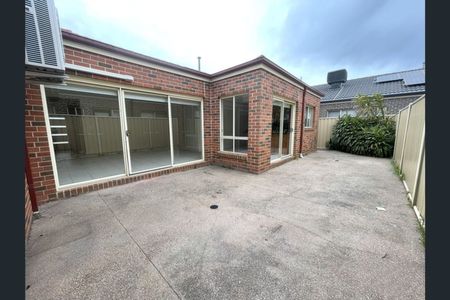 1/39 Horseshoe Circuit, Truganina VIC 3029 - Apartment For Rent | Domain - Photo 5