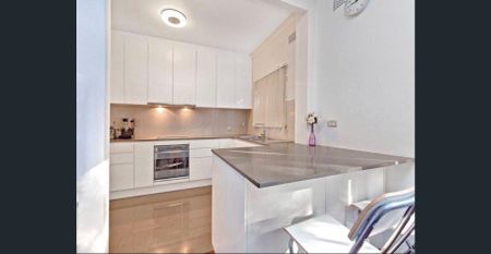 Great Location, no steps - Photo 2