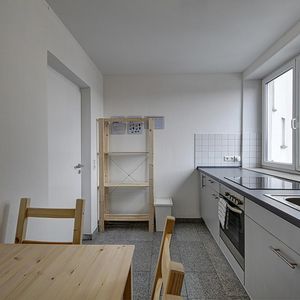 Stuttgart | Private room | near Veielbrunnen - Photo 2