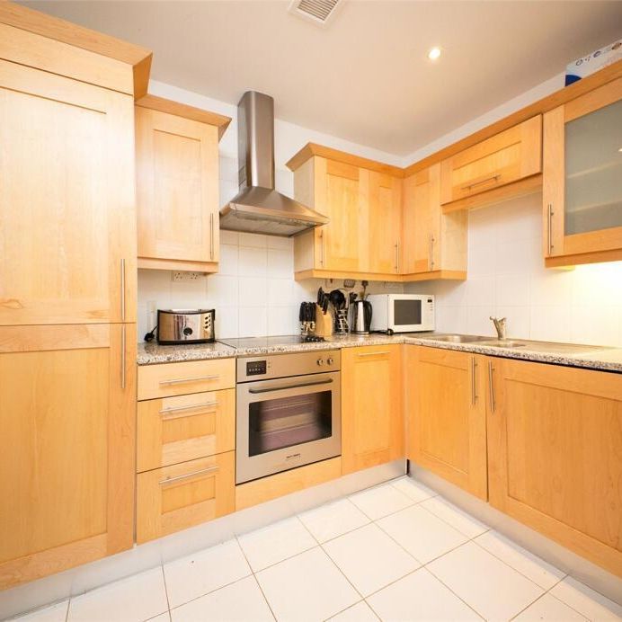2 Bed Apartment | £830 pw - Photo 2