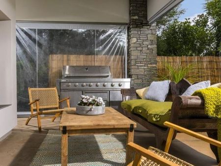 Greenhithe, 2 Oscar Road - Photo 4