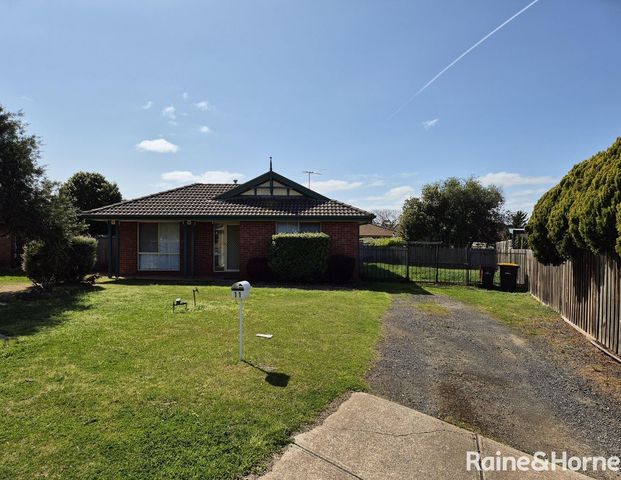 11 Marngo Court, Kurunjang, VIC 3337 - Photo 1