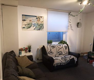 Room in a Shared House, St. Mary Magdalene Street, BN2 - Photo 2