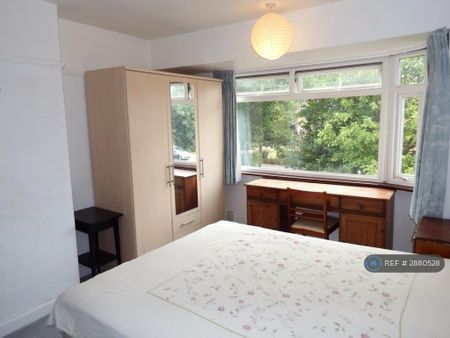3 bedroom semi-detached house to rent - Photo 5