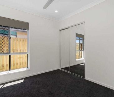 Stylish & Convenient Coomera Living - Photo 1