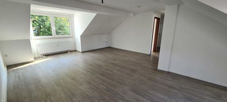 Schnuckelige Wohnung unter'm Dach - mit Einbauküche - Foto 4