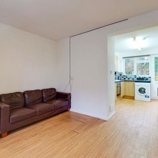 1 bedroom in a house share to rent - Photo 1