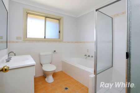 Neat 3 Bedroom Townhouse! - Photo 5