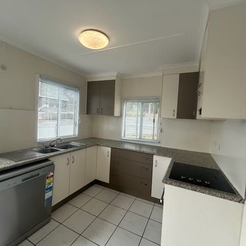 THIS CHARMING 4 BEDROOM HOME IS AVAILABLE FOR RENT NOW! - Photo 1