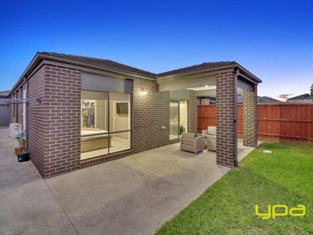 9 Avonbury Circuit, CRANBOURNE WEST - Photo 2