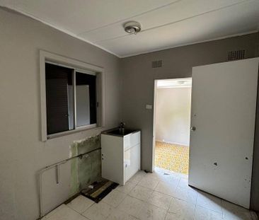 Three Bedroom Home - Photo 4