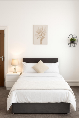 1 bedroom in a house share to rent - Photo 2