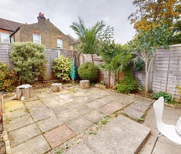 4 bedroom terraced house to rent - Photo 3