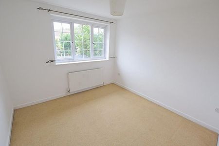 3 bedroom terraced house to rent - Photo 2