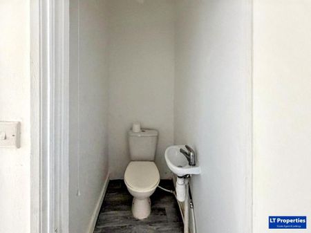3 bedroom terraced house to rent - Photo 4