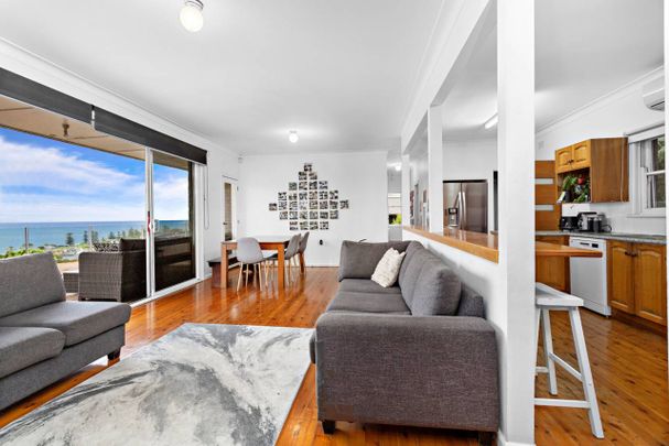 4-Bedroom Home with Stunning 180-Degree Views in Kiama - Photo 1