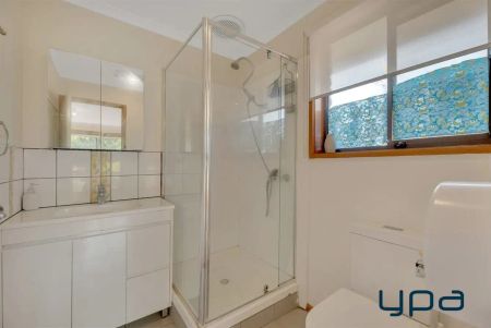 “Perfect Family Living in a Peaceful Court Location !!” - Photo 3